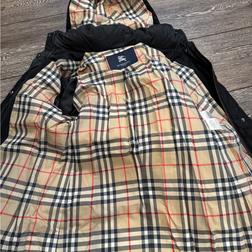 Authentic Burberry Coat with hood - Picture 9 of 15